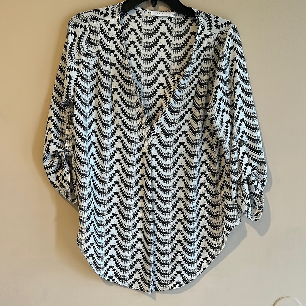 Lush Black and White Graphic 3/4 Sleeve Blouse